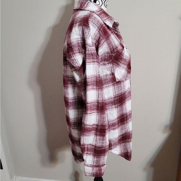 Woman's long sleeve button up Shacket - Picture 2 of 7